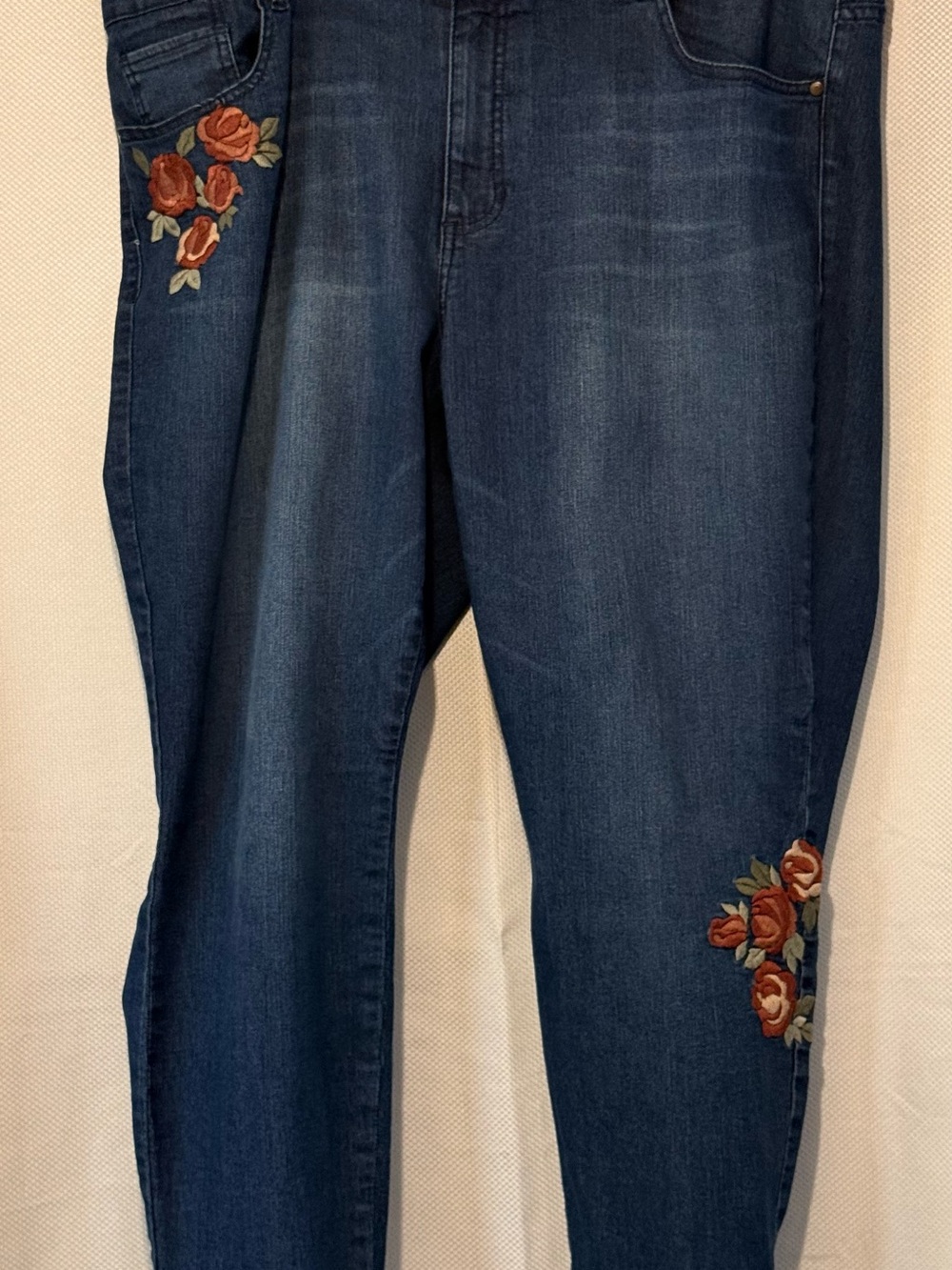 Artisan Dark Blue Skinny Jeans with Rose Embroidery